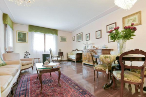 QUEEN HOME Isabel
